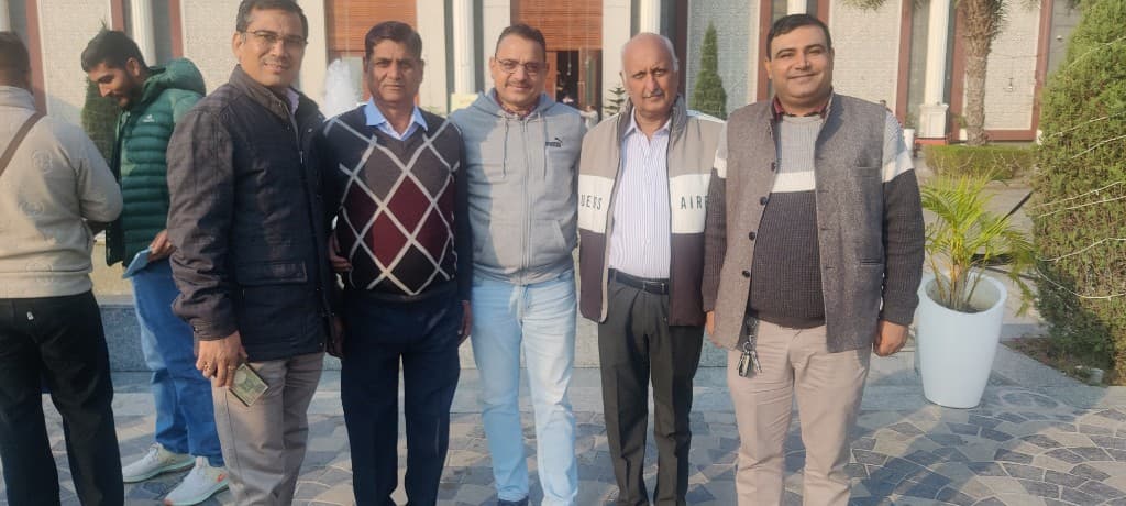 Mentor team outdoors